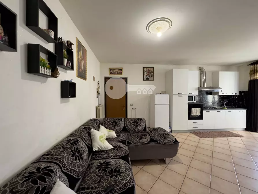 Immagine 5 di Appartamento in vendita  in Via Ugo Foscolo a Ghedi