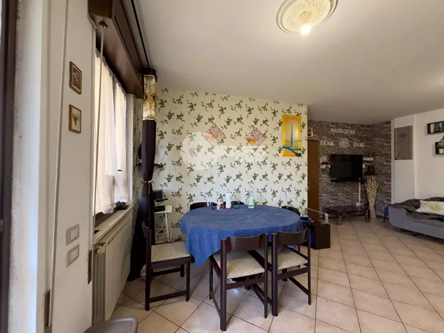 Immagine 10 di Appartamento in vendita  in Via Ugo Foscolo a Ghedi