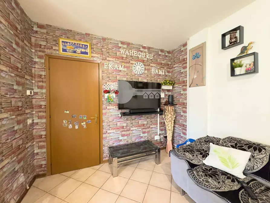 Immagine 11 di Appartamento in vendita  in Via Ugo Foscolo a Ghedi