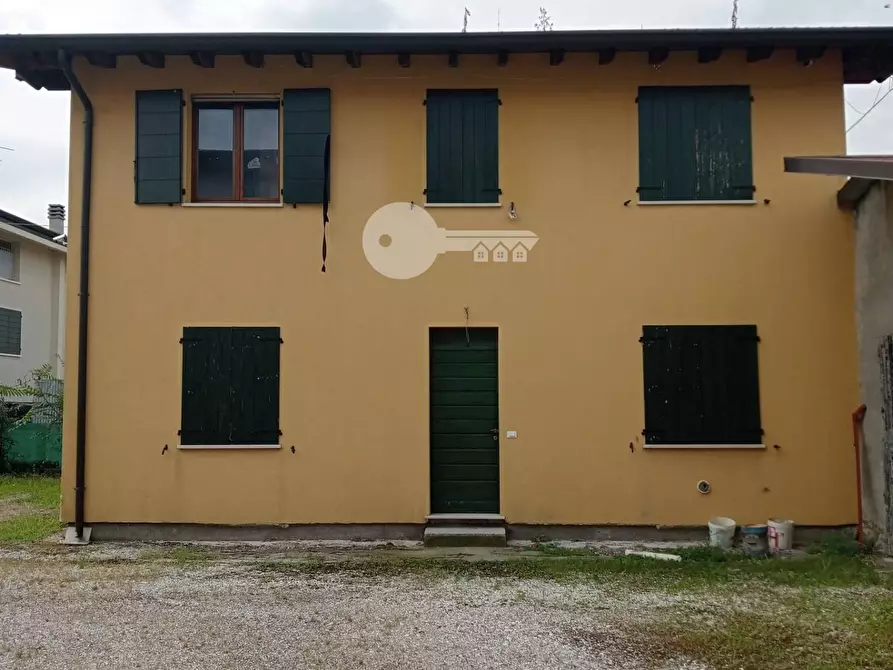 Immagine 5 di Casa indipendente in vendita  in Via Carbone a Ghedi