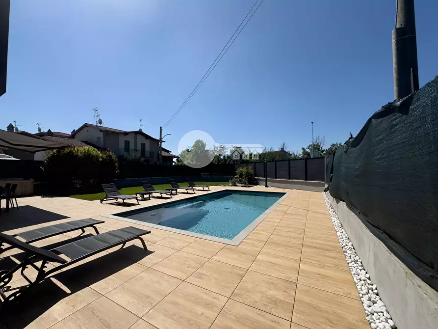 Immagine 5 di Villa in vendita  in VIA G. Rossini a Ghedi