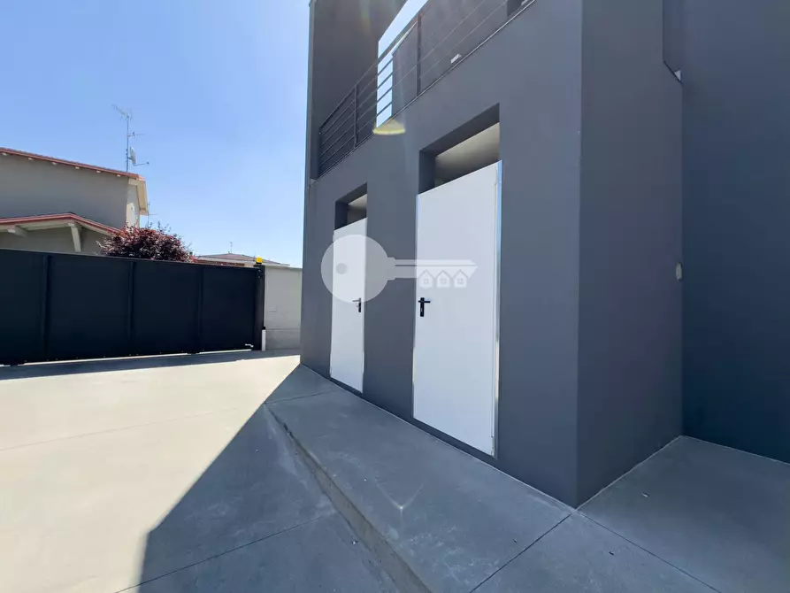 Immagine 25 di Villa in vendita  in VIA G. Rossini a Ghedi