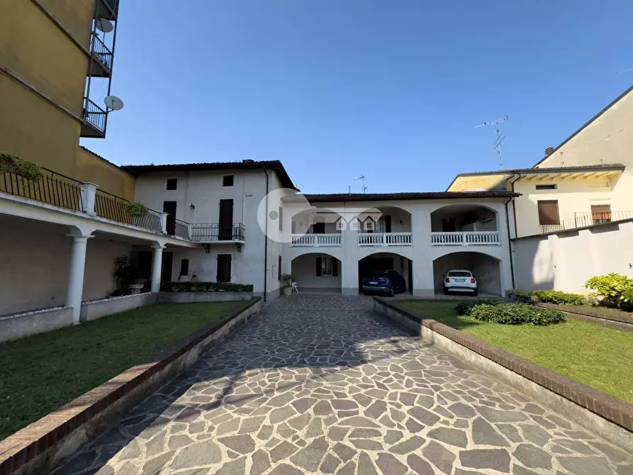 Immagine 1 di Villa in vendita  in VIA SAN MARTINO a Manerbio