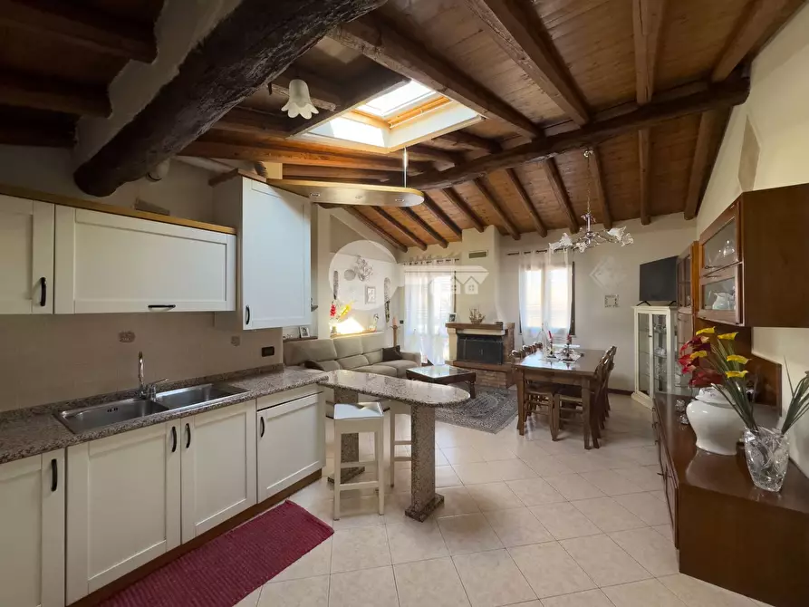 Immagine 2 di Appartamento in vendita  in via garibaldi a Ghedi