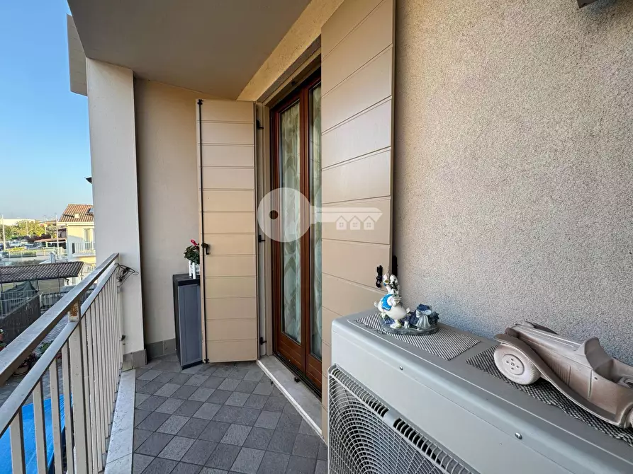 Immagine 9 di Appartamento in vendita  in Via Falcone a Ghedi