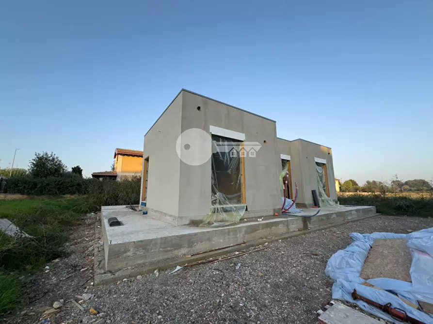 Immagine 1 di Villa in vendita  in Via Trebeschi a Gambara