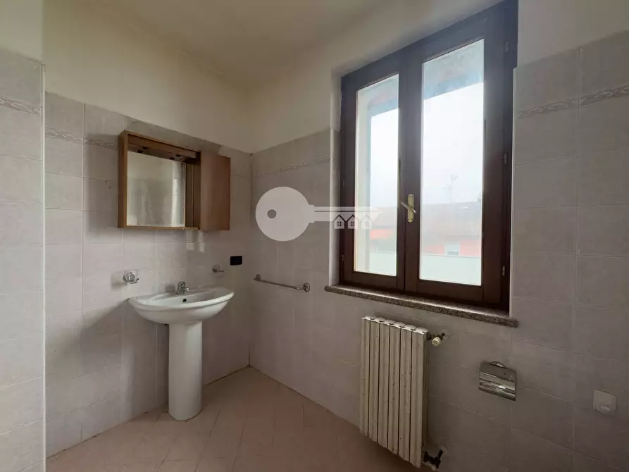 Immagine 7 di Villa in vendita  in VIA KENNEDY a Borgo San Giacomo