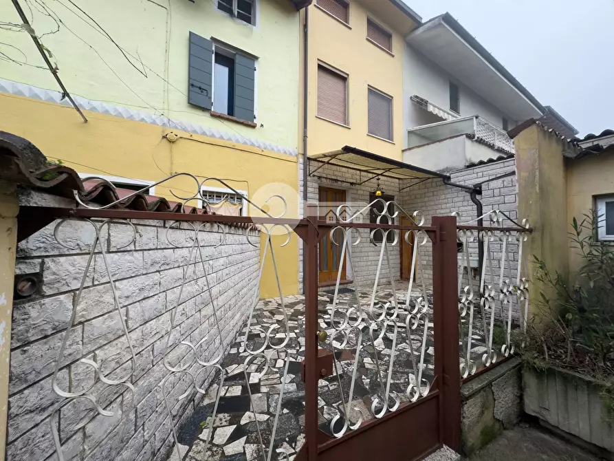 Immagine 2 di Casa semindipendente in vendita  in VIA CREMASCHINI a Pontevico