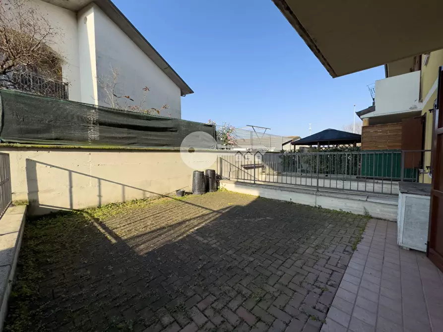 Immagine 11 di Appartamento in vendita  in Via Boccaccio a Ghedi