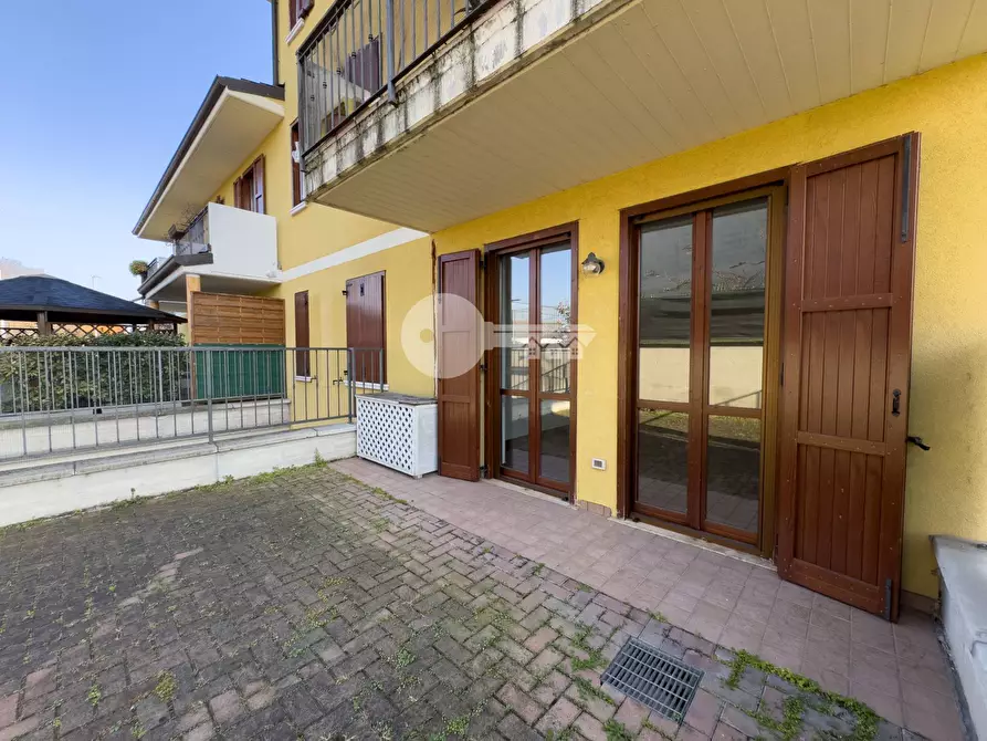 Immagine 12 di Appartamento in vendita  in Via Boccaccio a Ghedi