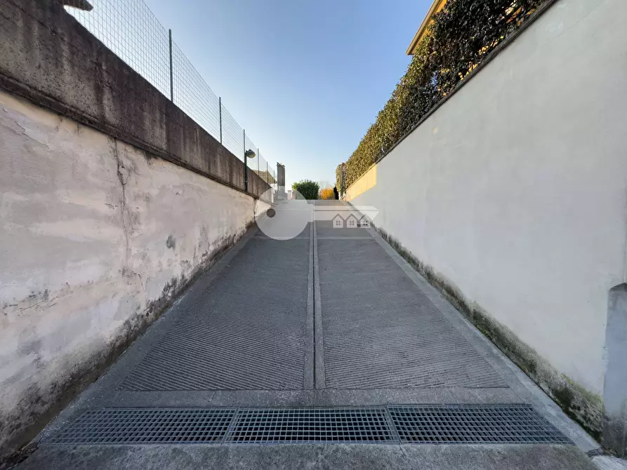 Immagine 25 di Appartamento in vendita  in VIA GADDA a Leno