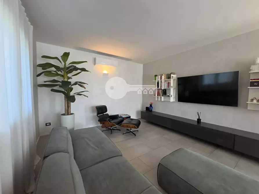 Immagine 10 di Villa in vendita  in VIA G. Rossini a Ghedi