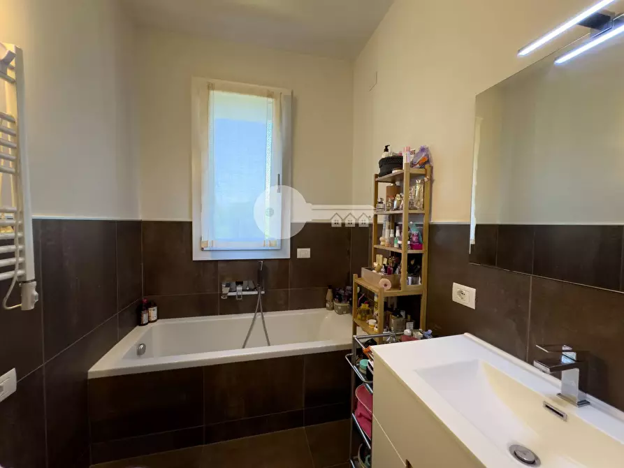 Immagine 22 di Villa in vendita  in VIA G. Rossini a Ghedi