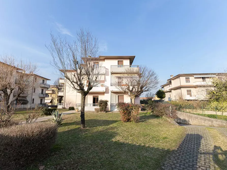 Immagine 1 di Appartamento in vendita  in Via Deledda a Ghedi