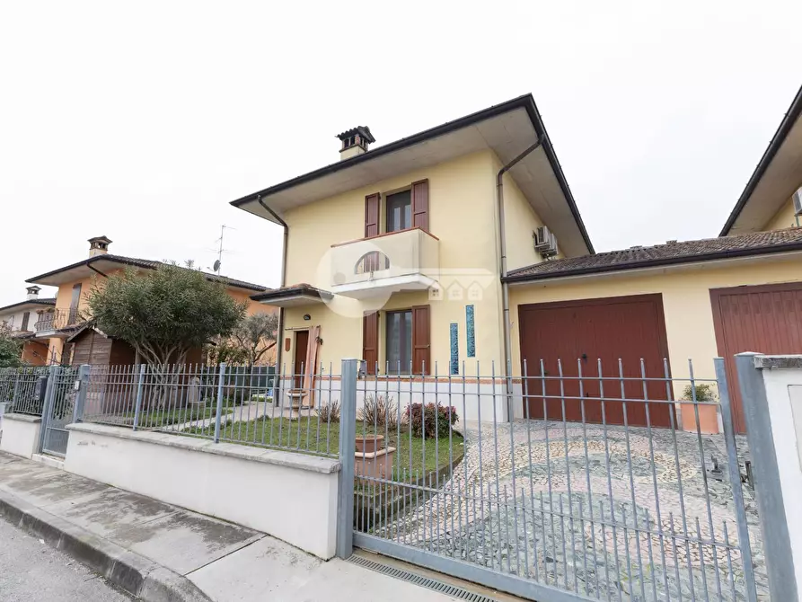 Immagine 2 di Casa bifamiliare in vendita  in Via Usignolo a Milzano