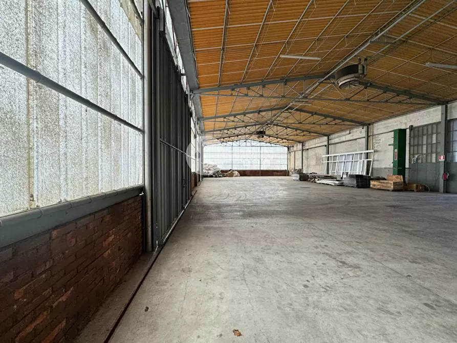 Immagine 10 di Locale commerciale in affitto  in Via Brescia a Pontevico