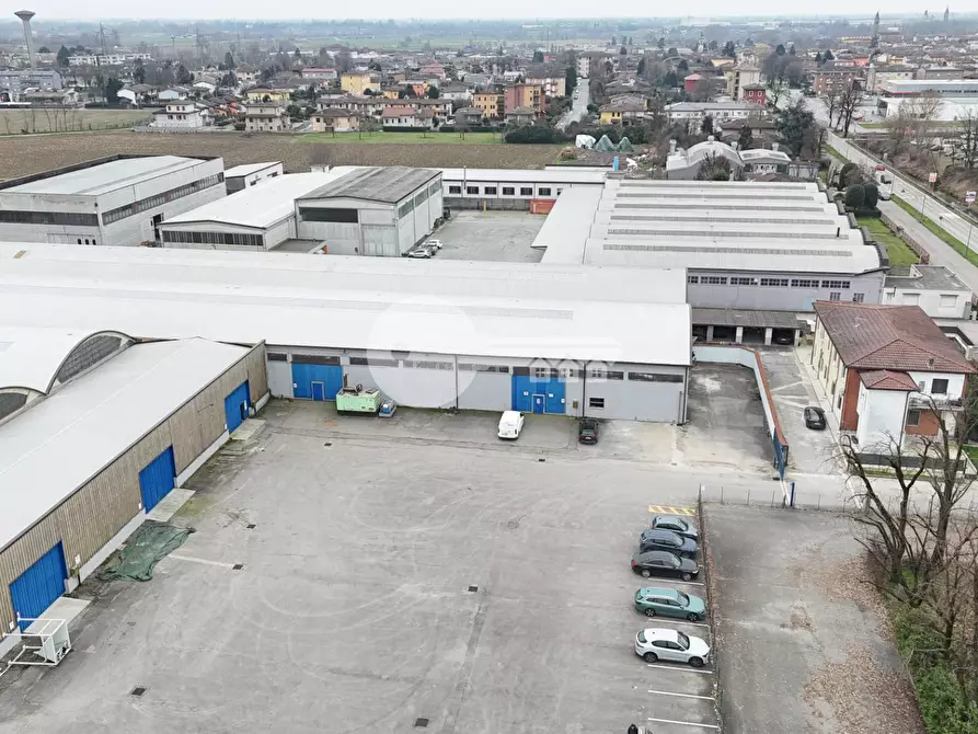 Immagine 17 di Locale commerciale in vendita  in Via Brescia a Pontevico