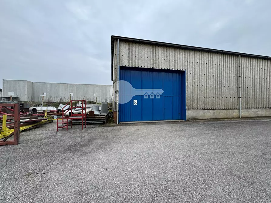 Immagine 29 di Locale commerciale in vendita  in Via Brescia a Pontevico