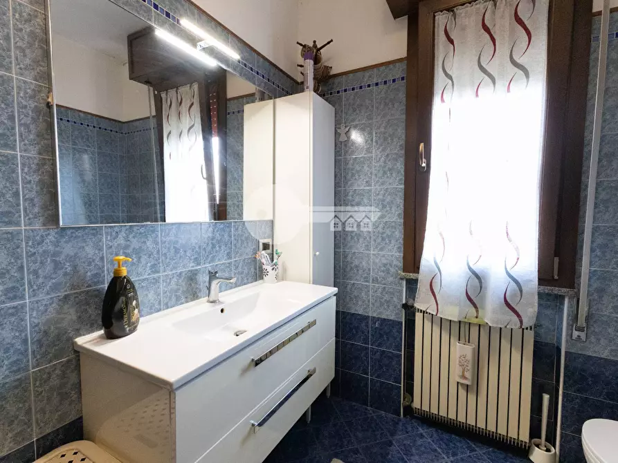 Immagine 23 di Villetta a schiera in vendita  in VIA QUASIMODO a Leno