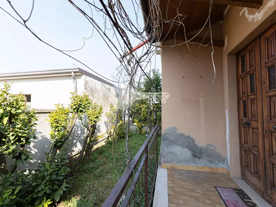 Immagine 6 di Villa in vendita  in via Castenedolo a Ghedi