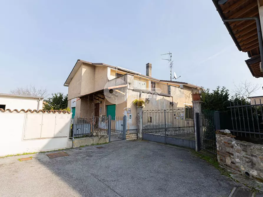 Immagine 2 di Villa in vendita  in via Castenedolo a Ghedi