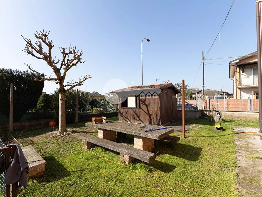 Immagine 21 di Appartamento in vendita  in Via Lombardia a Ghedi