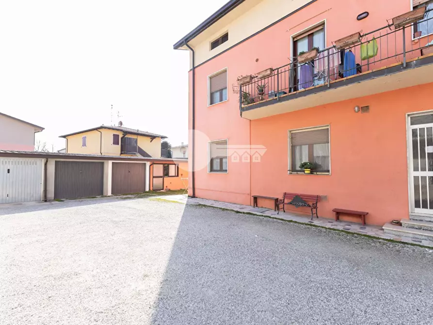 Immagine 2 di Appartamento in vendita  in Via Lombardia a Ghedi