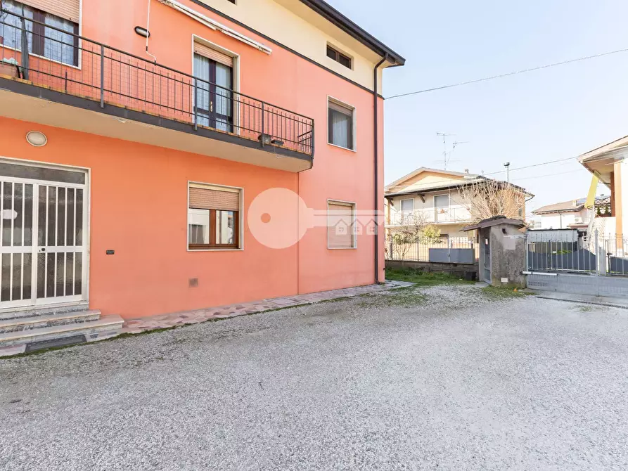 Immagine 3 di Appartamento in vendita  in Via Lombardia a Ghedi