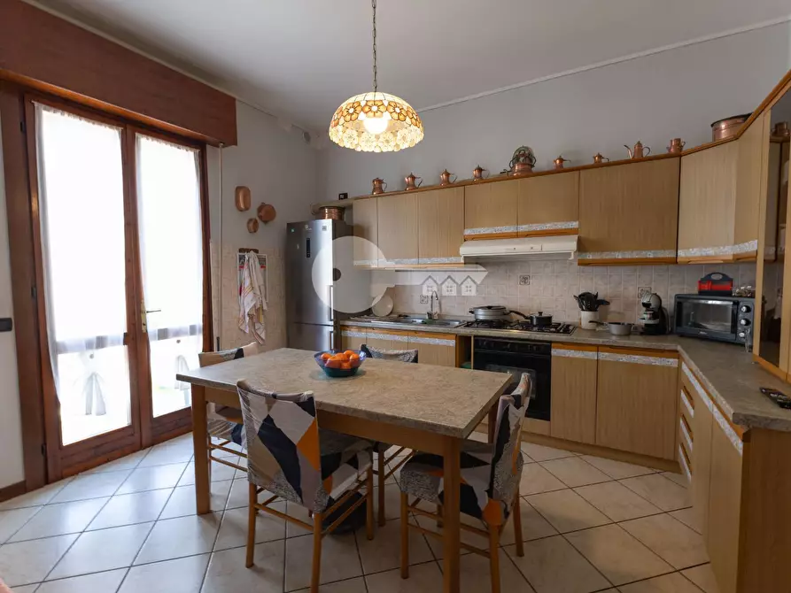 Immagine 8 di Appartamento in vendita  in Via Lombardia a Ghedi