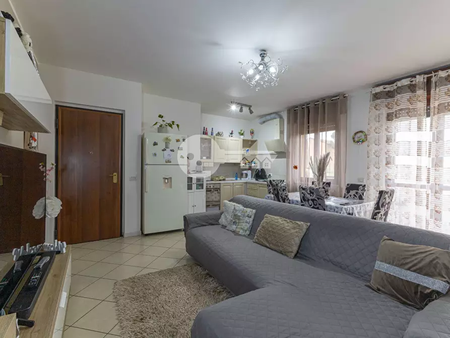 Immagine 6 di Appartamento in vendita  in Via Ugo Foscolo a Ghedi