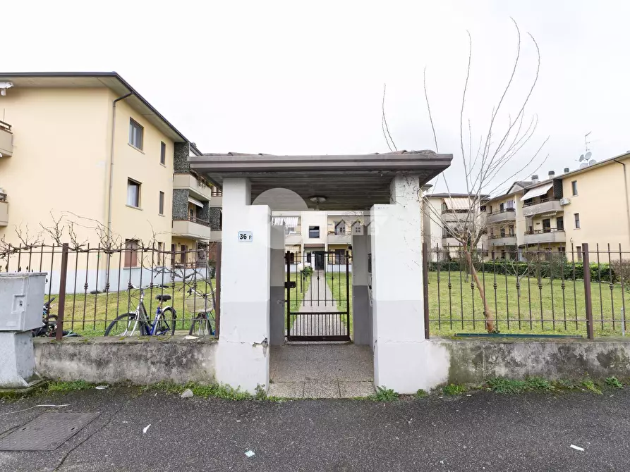 Immagine 24 di Appartamento in vendita  in Via Ugo Foscolo a Ghedi