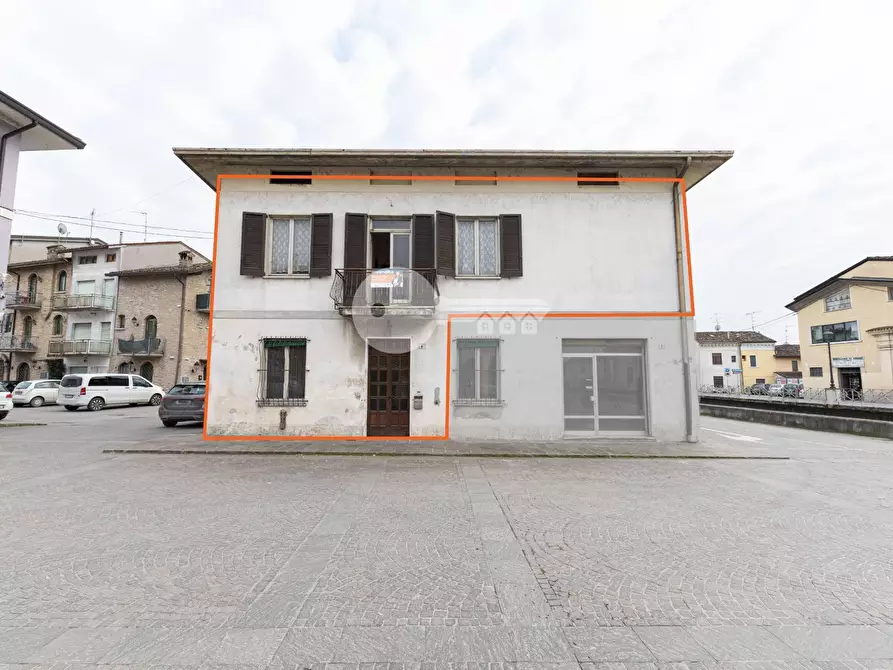 Immagine 1 di Villa in vendita  in Via XX Settembre a Isorella