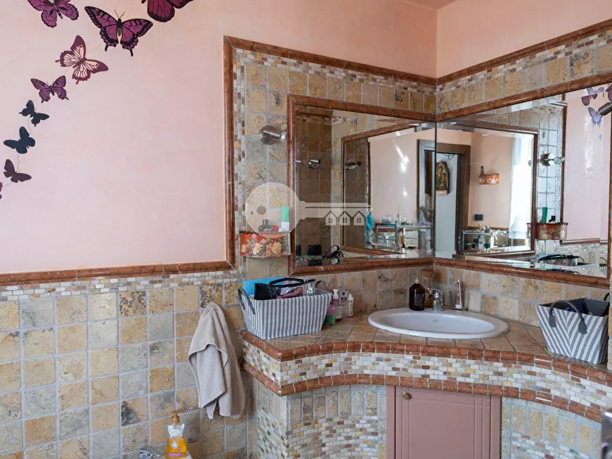 Immagine 28 di Villa in vendita  in Via Ugo Foscolo a Ghedi