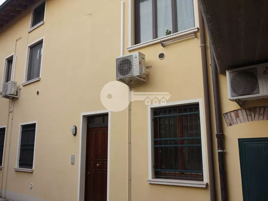 Immagine 1 di Appartamento in vendita  a Leno