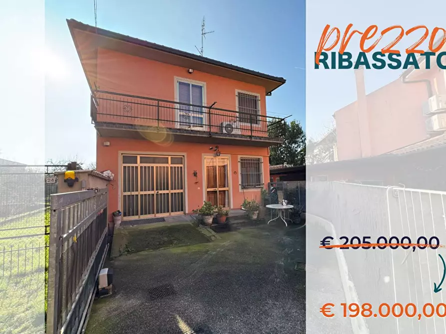 Immagine 1 di Villa in vendita  in Via Albini a Leno