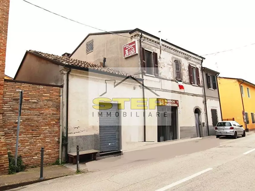 Immagine 1 di Casa indipendente in vendita  in VIA BARTOLO NIGRISOLI a Ravenna