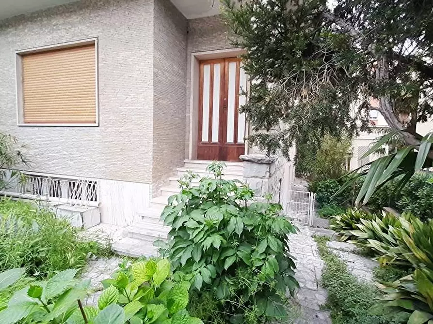 Immagine 1 di Casa indipendente in vendita  in VIA ALCIDE DE GASPERI a Ravenna