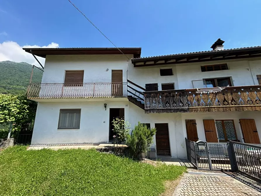 Immagine 1 di Casa semindipendente in vendita  in via riva de marco a Cesiomaggiore