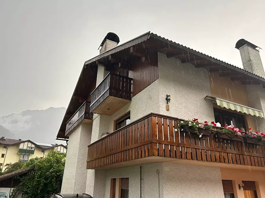 Immagine 1 di Appartamento in vendita  in via san francesco a Primiero San Martino Di Castrozza