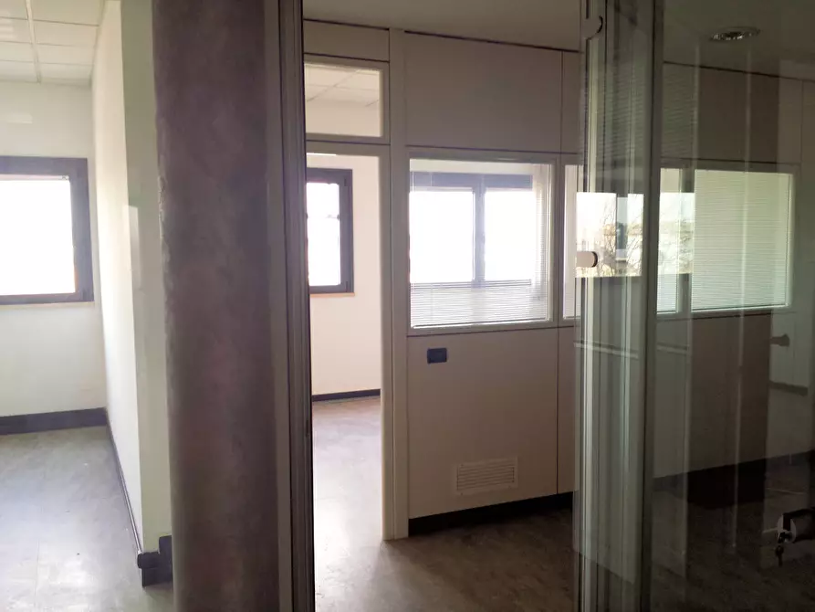 Immagine 5 di Laboratorio in affitto  in Via Gianbattista Morgagni a Verona