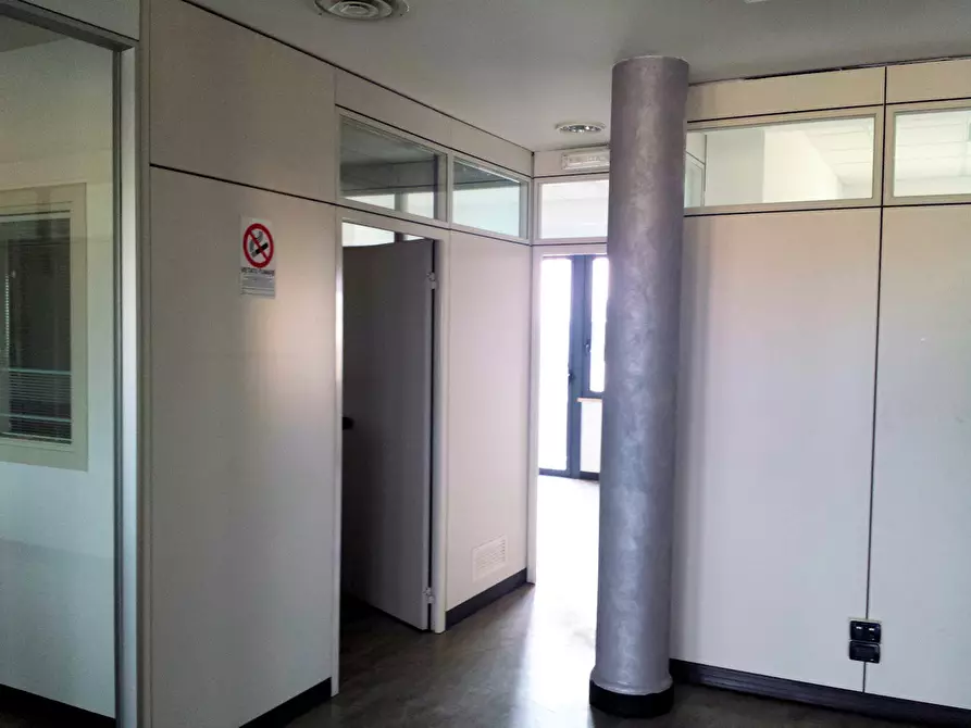 Immagine 9 di Laboratorio in affitto  in Via Gianbattista Morgagni a Verona