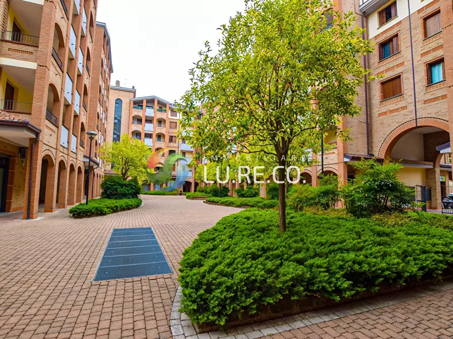 Immagine 29 di Negozio in vendita  in BRUNO SALVADORI a Lissone