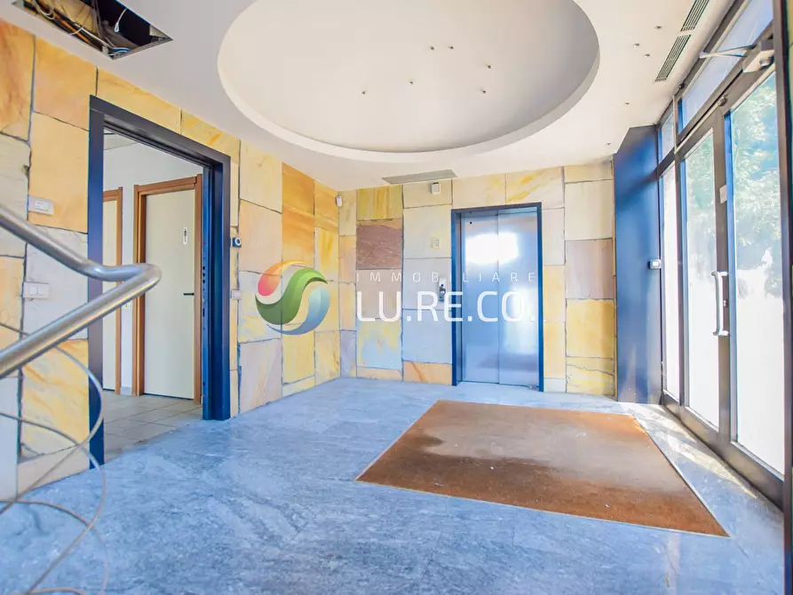 Immagine 20 di Negozio in vendita  in Via Sanzio a Cinisello Balsamo