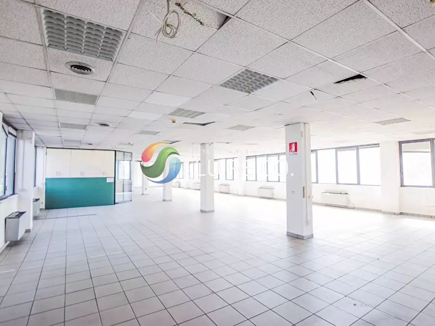 Immagine 23 di Negozio in vendita  in Via Sanzio a Cinisello Balsamo