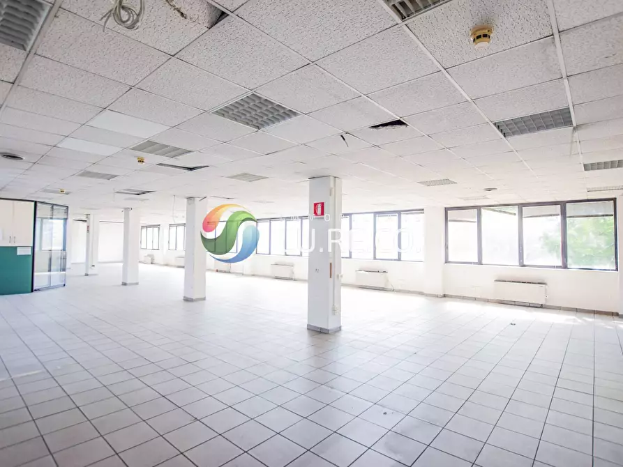 Immagine 24 di Negozio in vendita  in Via Sanzio a Cinisello Balsamo