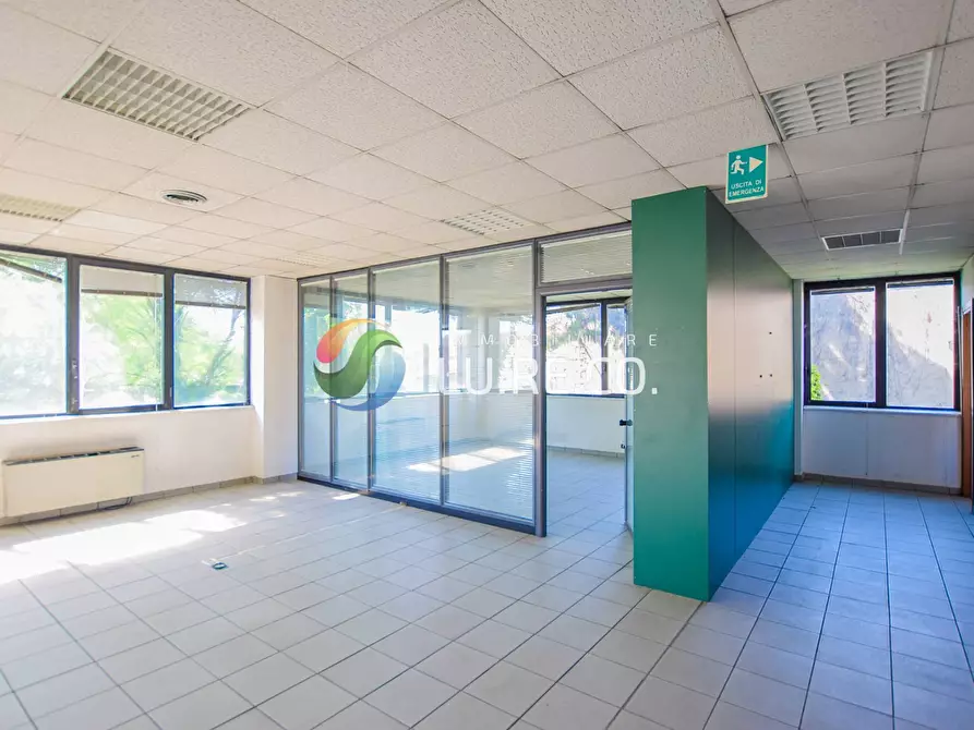 Immagine 25 di Negozio in vendita  in Via Sanzio a Cinisello Balsamo