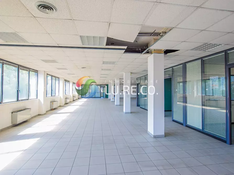 Immagine 27 di Negozio in vendita  in Via Sanzio a Cinisello Balsamo