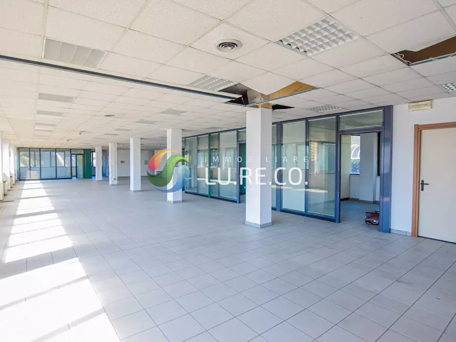 Immagine 28 di Negozio in vendita  in Via Sanzio a Cinisello Balsamo