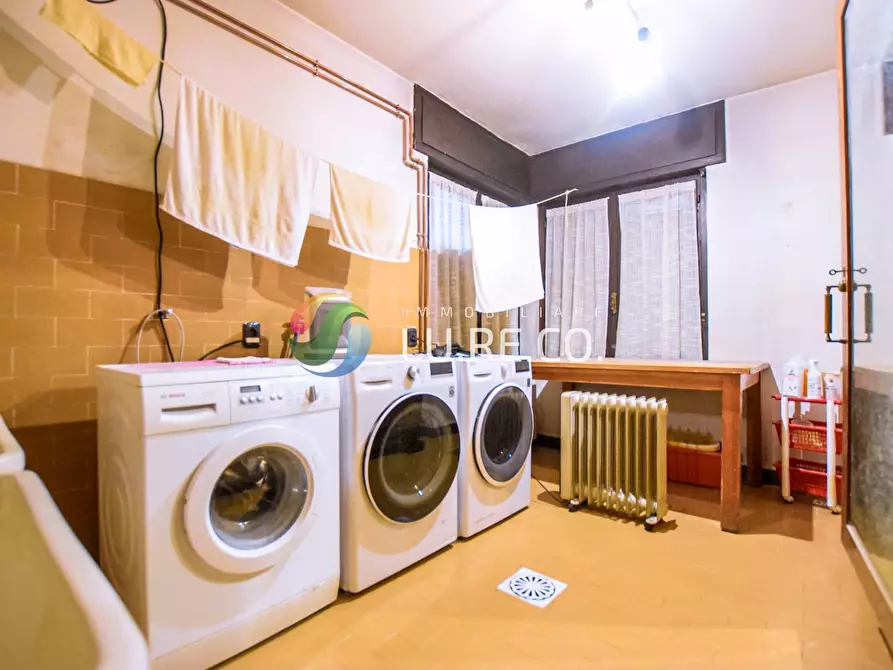 Immagine 21 di Villa in vendita  a Inverigo