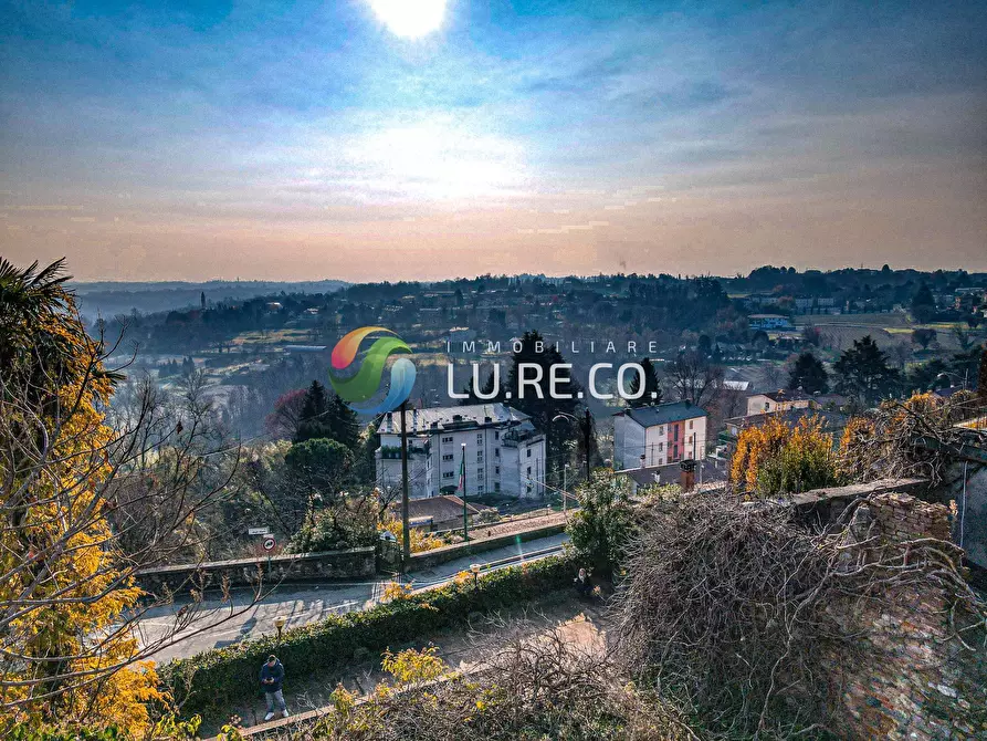 Immagine 20 di Palazzo in vendita  in MEDA a Inverigo